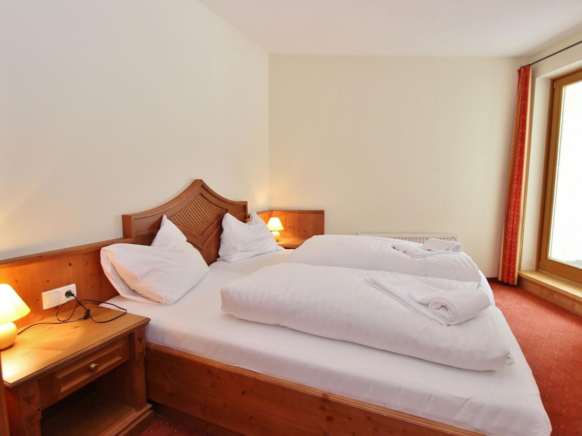 Large Chalet Apartment In Saalbach Hinterglemm Zewnętrze zdjęcie