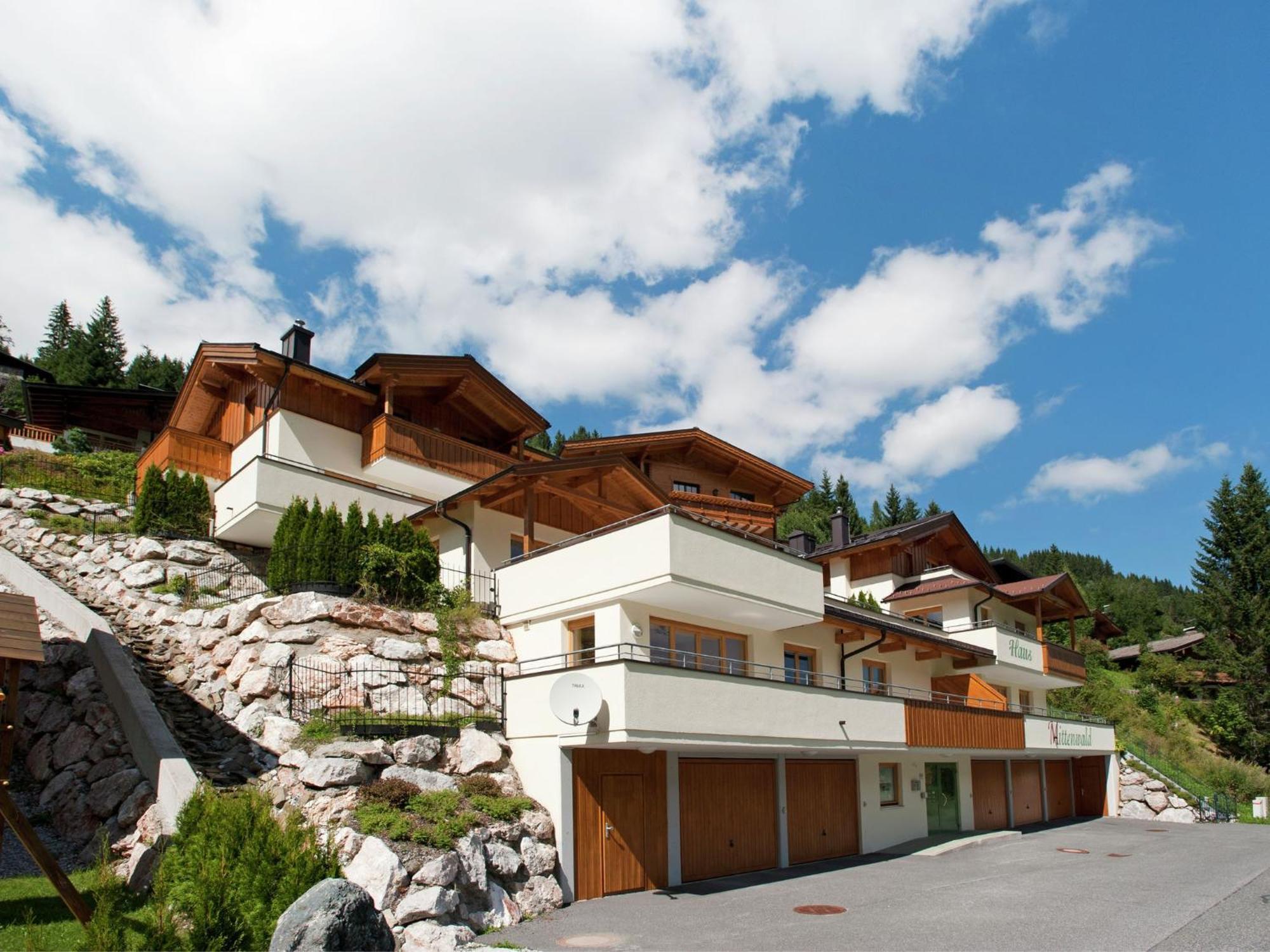 Large Chalet Apartment In Saalbach Hinterglemm Zewnętrze zdjęcie