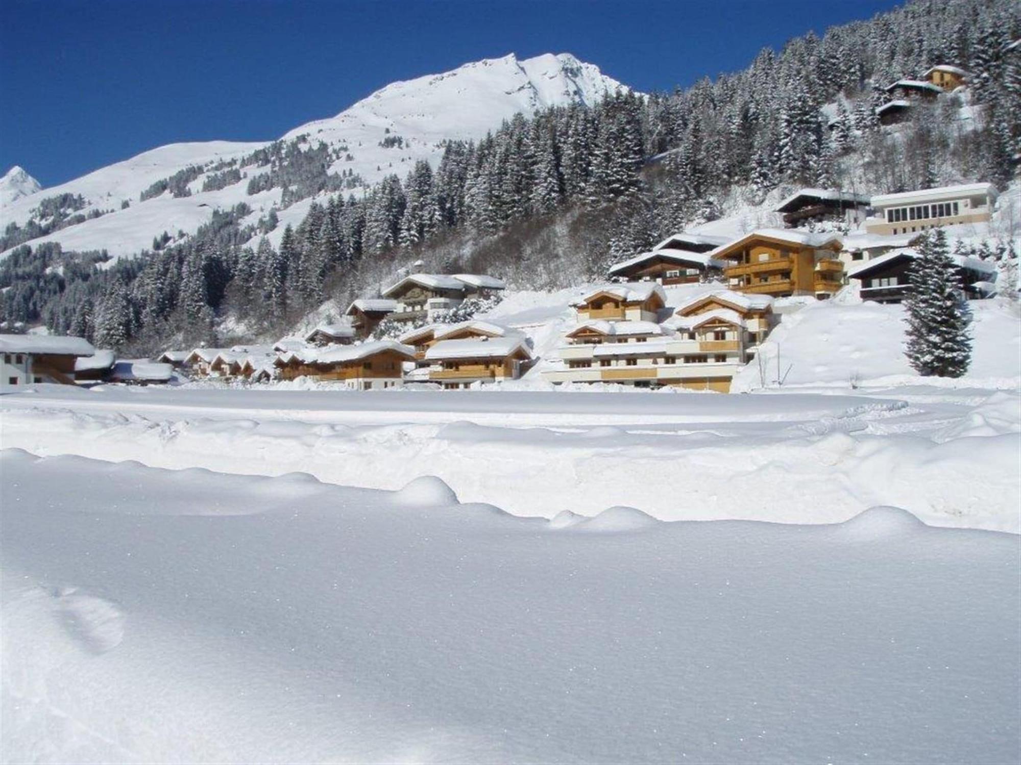 Large Chalet Apartment In Saalbach Hinterglemm Zewnętrze zdjęcie